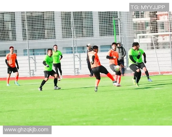 足球明星风采尽显瞬间捕捉让我们一起感受绿茵场上的激情与荣耀 足球明星风采尽显瞬间捕捉让我们一起感受绿茵场上的激情与荣耀